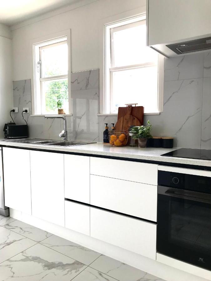 Bright & Comfy Stay In Newly Renovated Home With Parking Оукланд Екстериор снимка