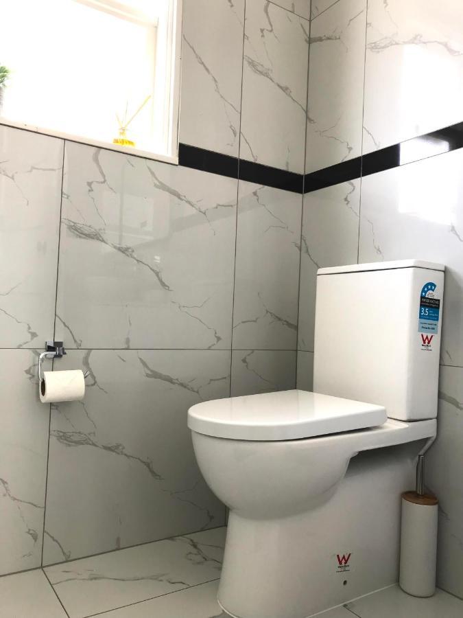 Bright & Comfy Stay In Newly Renovated Home With Parking Оукланд Екстериор снимка