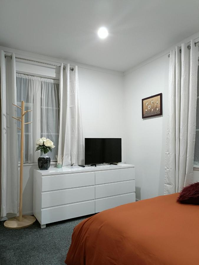 Bright & Comfy Stay In Newly Renovated Home With Parking Оукланд Екстериор снимка