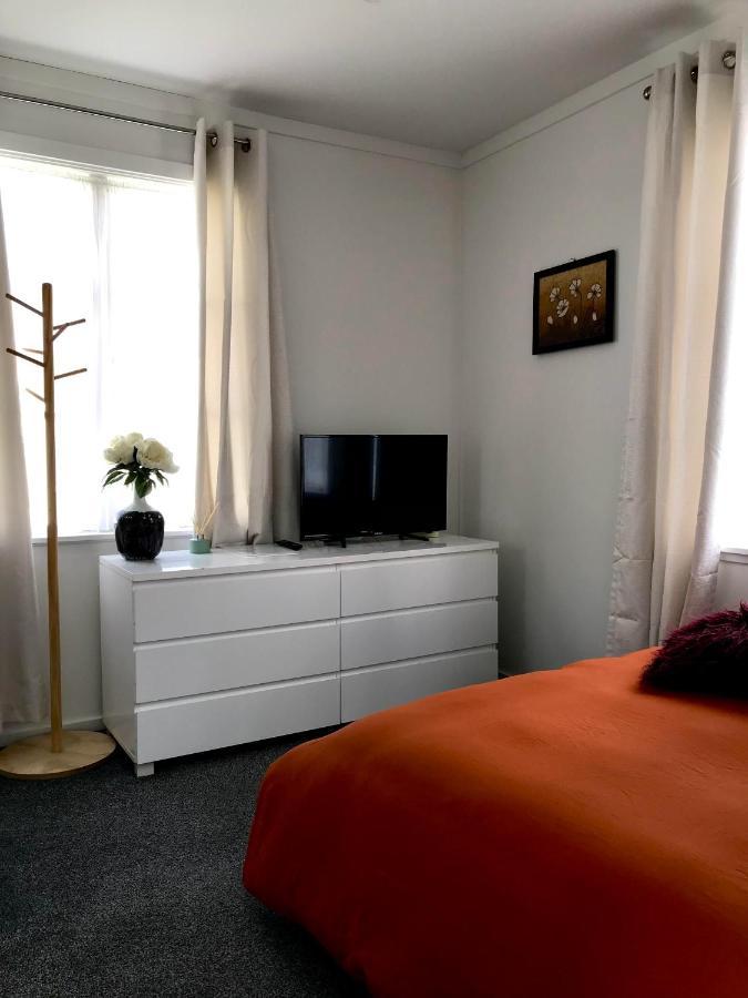 Bright & Comfy Stay In Newly Renovated Home With Parking Оукланд Екстериор снимка